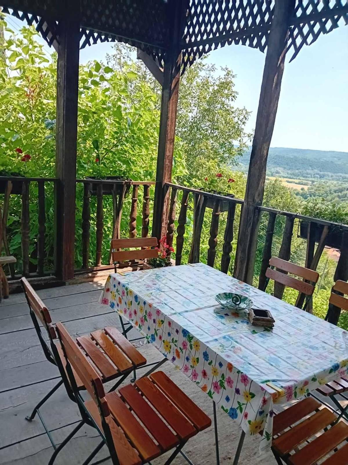 Country House Pivnica Milic Rogljevo Apartamento Exterior foto